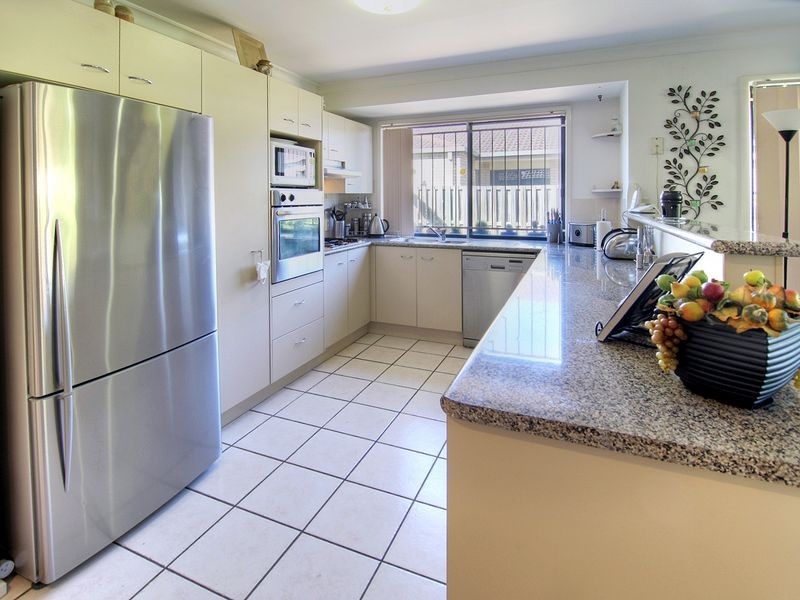 1 Brookfield Court, Parkinson QLD 4115