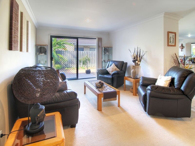 1 Brookfield Court, Parkinson QLD 4115