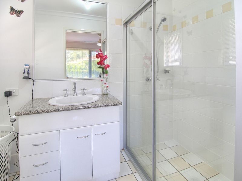 1 Brookfield Court, Parkinson QLD 4115