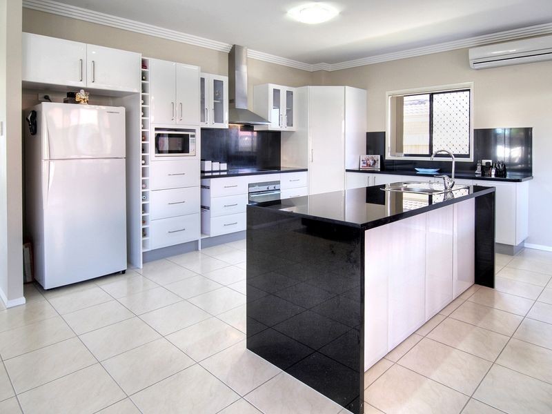 28 Semper Place, Calamvale QLD 4116