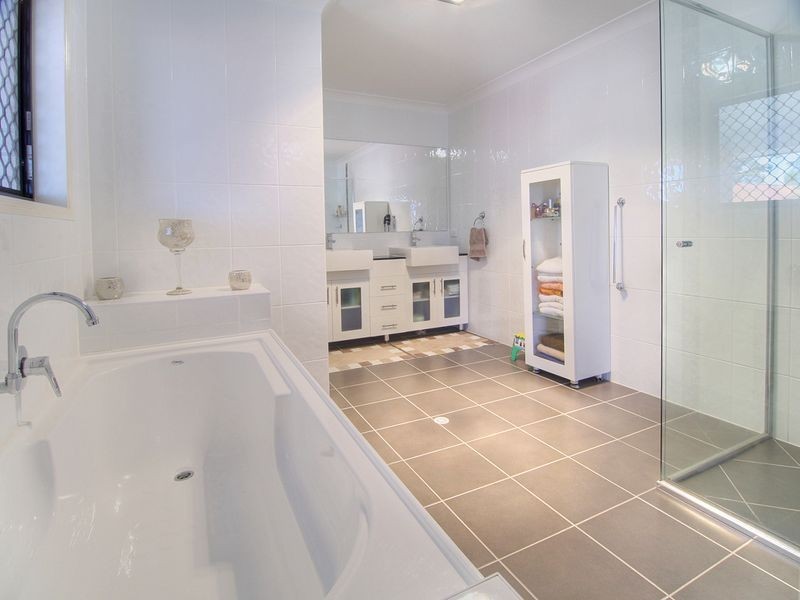 28 Semper Place, Calamvale QLD 4116