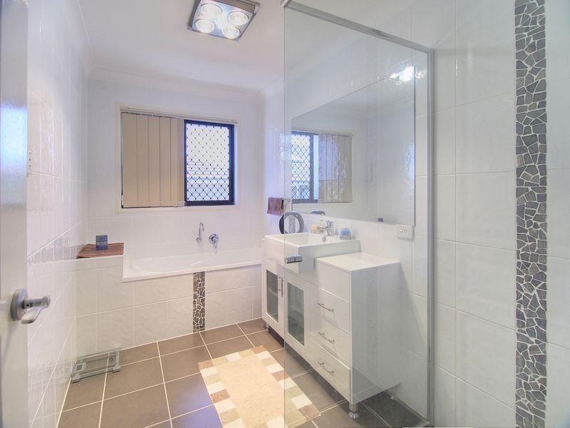 28 Semper Place, Calamvale QLD 4116