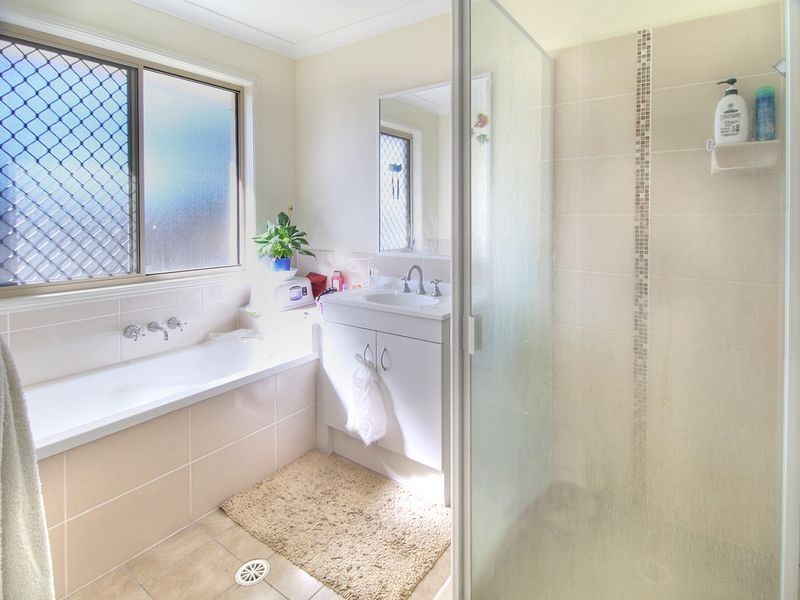 18 Lenton Place, Calamvale QLD 4116