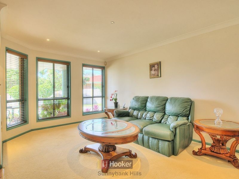 10 Spring Close, Calamvale QLD 4116