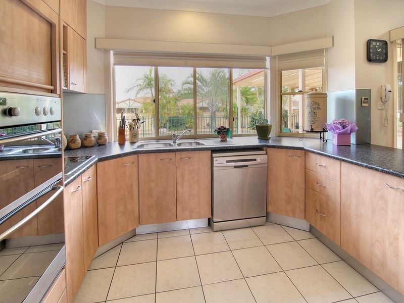 24 Copeton Crescent, Parkinson QLD 4115