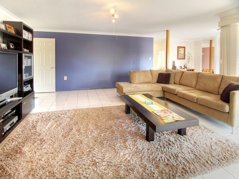 24 Copeton Crescent, Parkinson QLD 4115