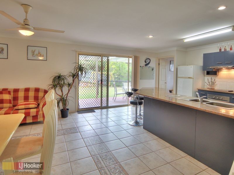 27 Mayfair Place, Stretton QLD 4116
