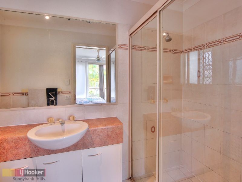 27 Mayfair Place, Stretton QLD 4116