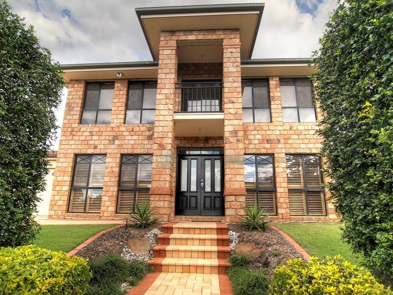 60 Lake Eyre Crescent, Parkinson QLD 4115