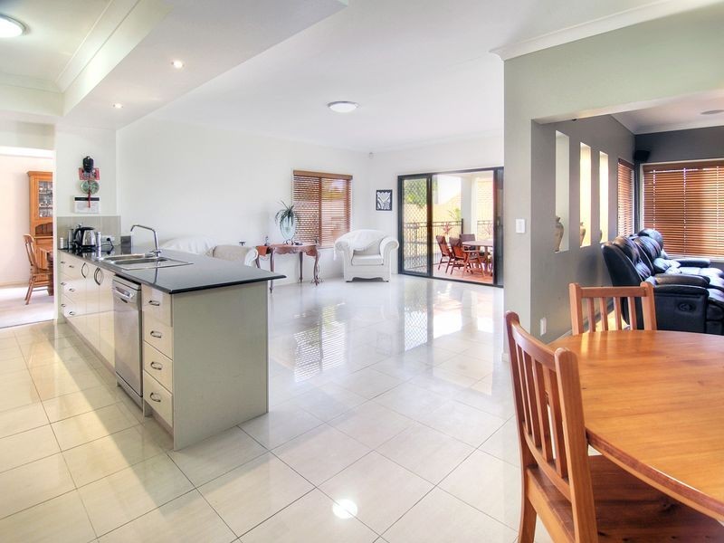 79 White Cedar Circuit, Stretton QLD 4116