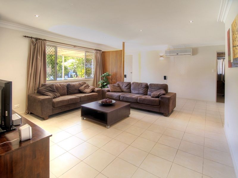 7 Dunstable Street, Macgregor QLD 4109