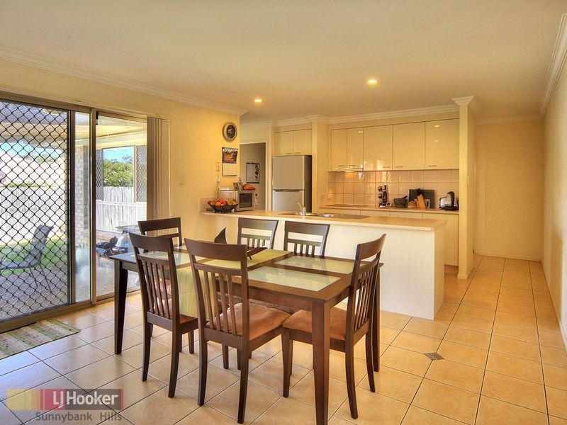 7 Newland Crescent, Parkinson QLD 4115