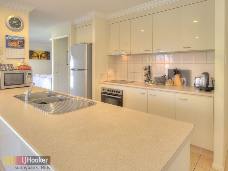 7 Newland Crescent, Parkinson QLD 4115