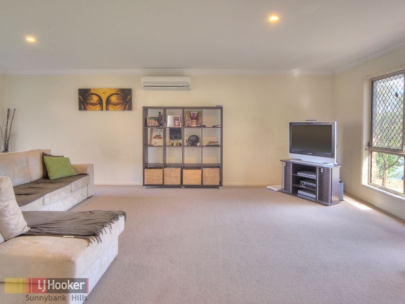 7 Newland Crescent, Parkinson QLD 4115