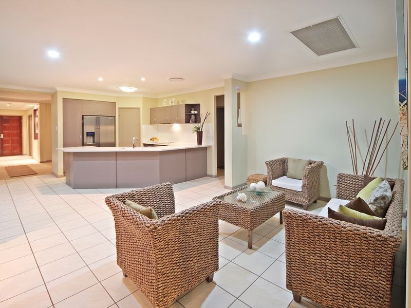 12 Lincon Place, Parkinson QLD 4115