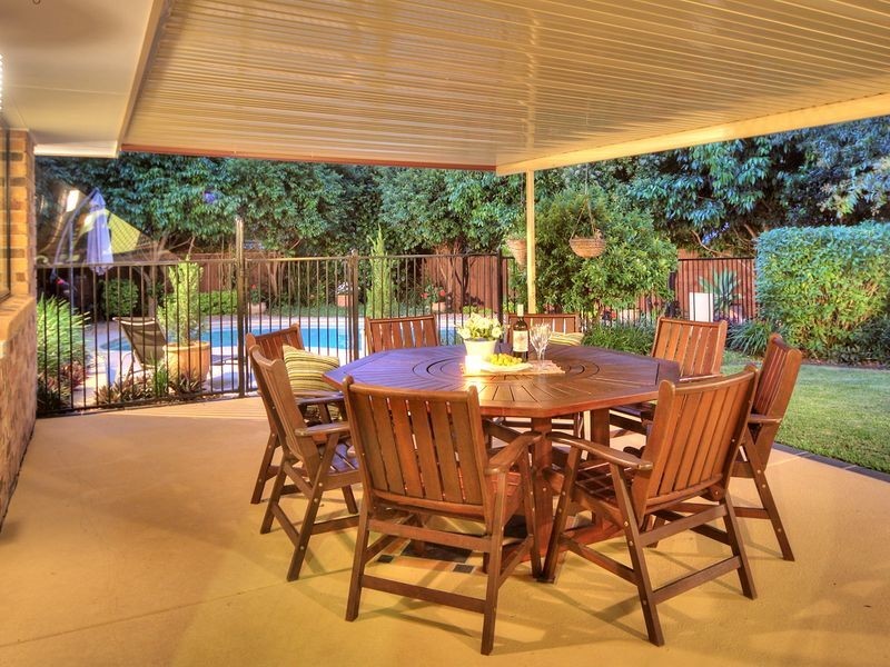 8 Cocoparra Crescent, Parkinson QLD 4115