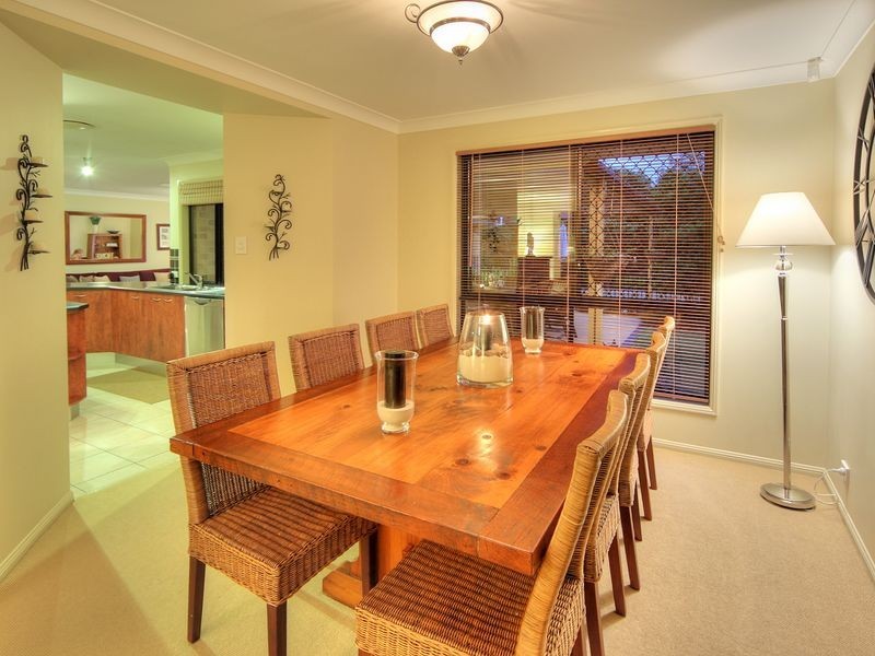 8 Cocoparra Crescent, Parkinson QLD 4115