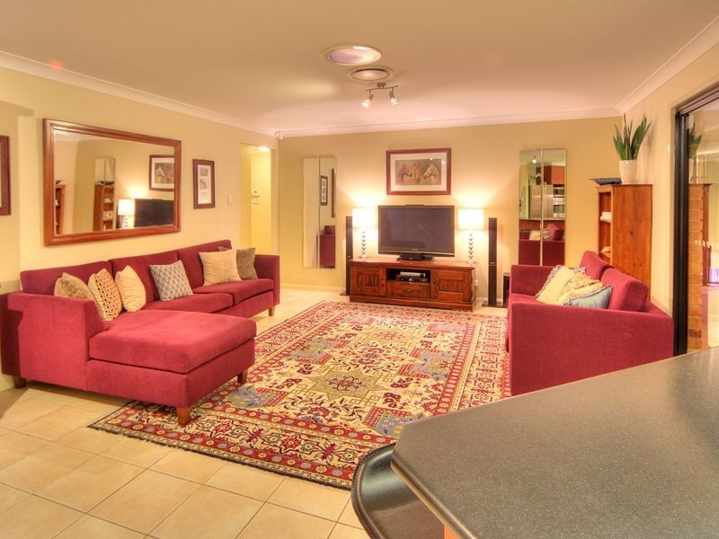 8 Cocoparra Crescent, Parkinson QLD 4115