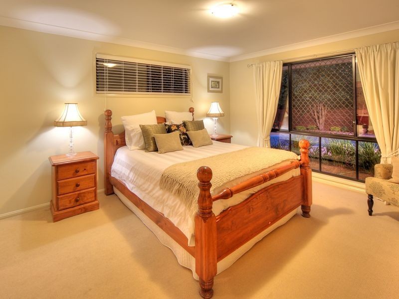 8 Cocoparra Crescent, Parkinson QLD 4115