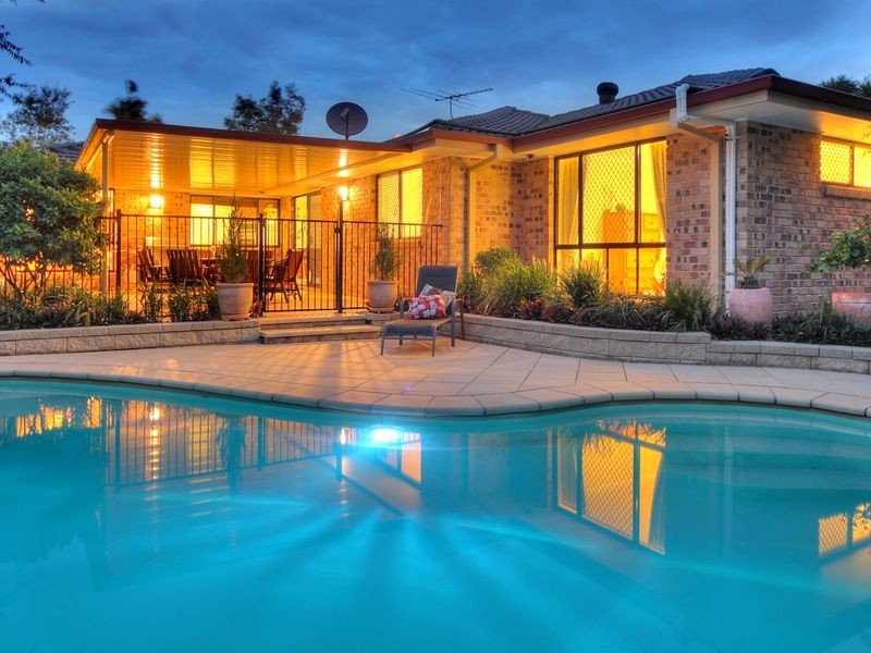 8 Cocoparra Crescent, Parkinson QLD 4115