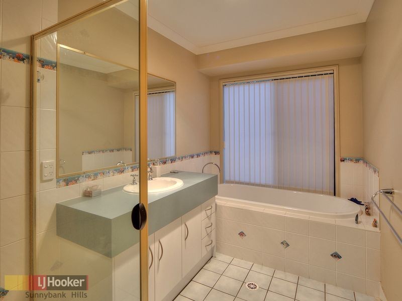 20 Finke Close, Parkinson QLD 4115
