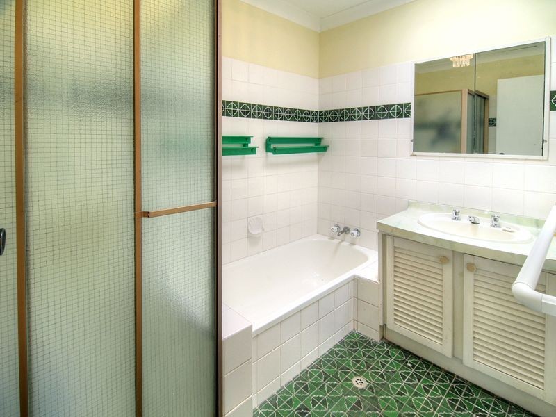 3 Bronte Place, Eight Mile Plains QLD 4113