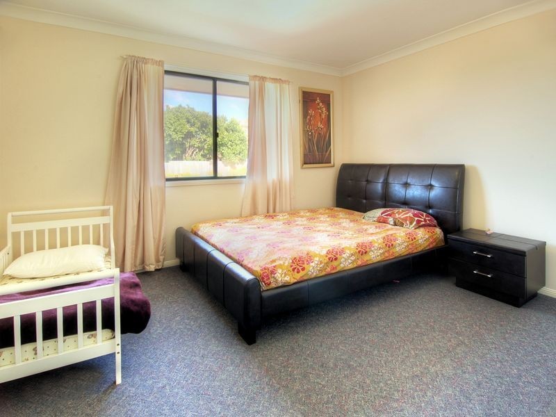 12 Mayfair Place, Stretton QLD 4116
