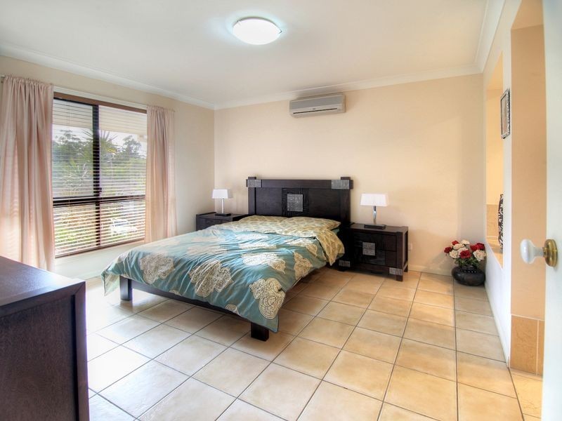 12 Mayfair Place, Stretton QLD 4116