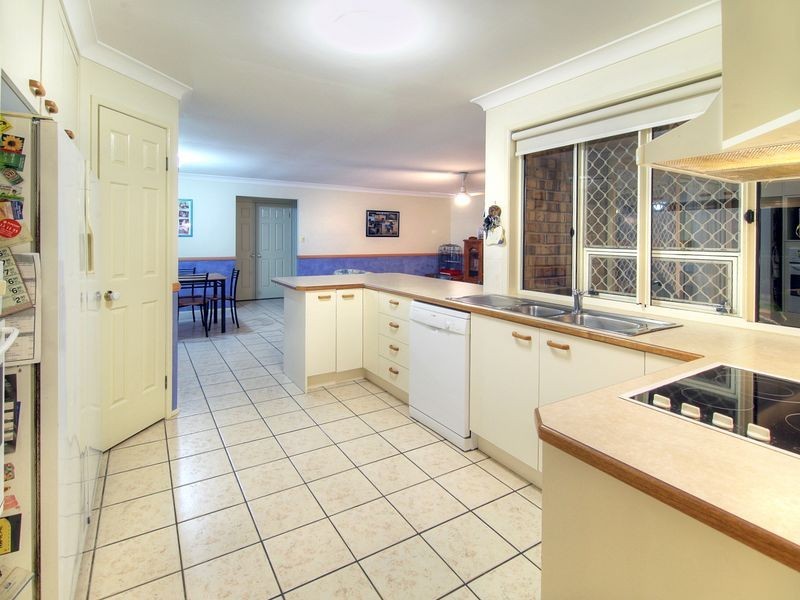 11 Branxton Place, Parkinson QLD 4115