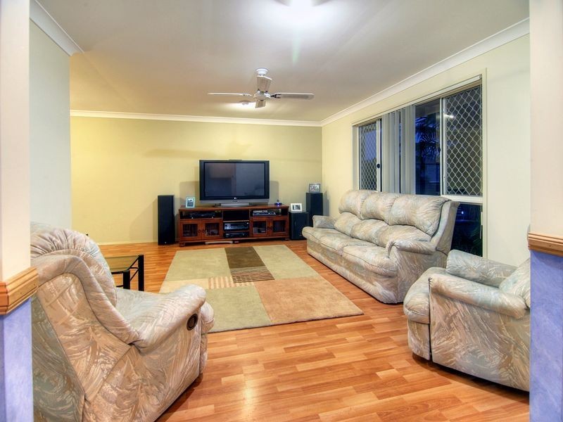 11 Branxton Place, Parkinson QLD 4115
