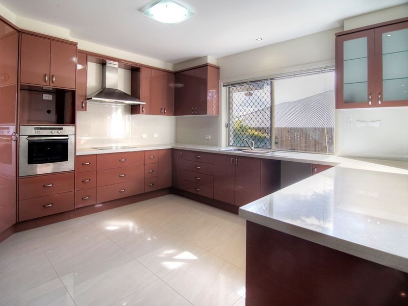 11 Silverbirch Close, Eight Mile Plains QLD 4113