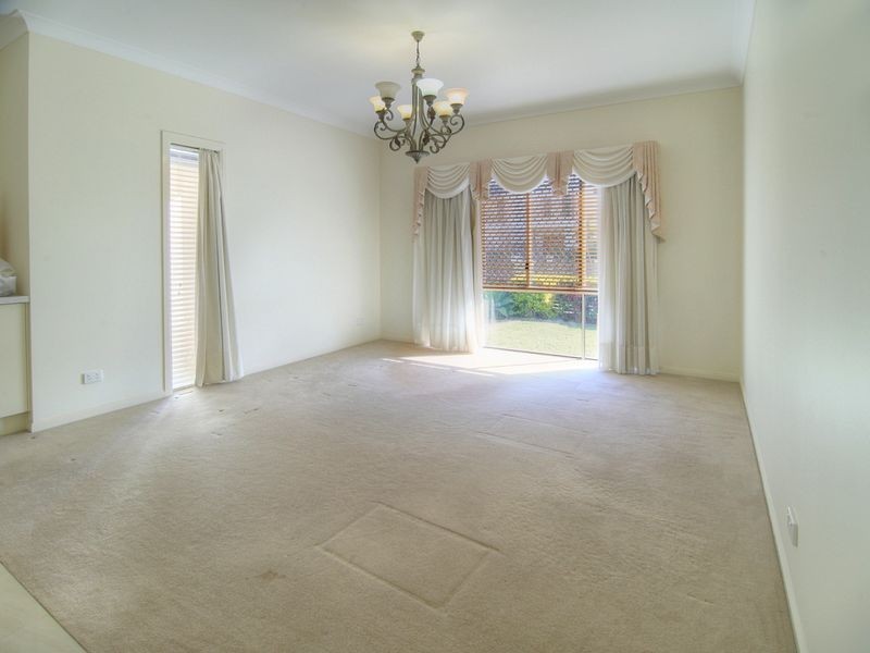 11 Silverbirch Close, Eight Mile Plains QLD 4113