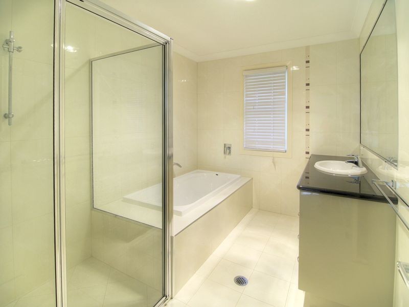 11 Silverbirch Close, Eight Mile Plains QLD 4113