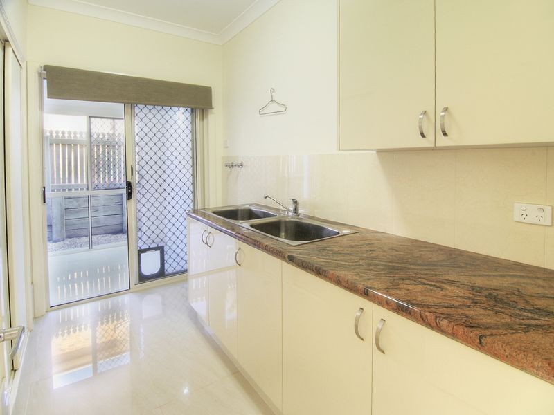 11 Silverbirch Close, Eight Mile Plains QLD 4113