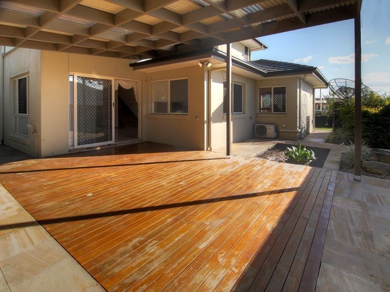 11 Silverbirch Close, Eight Mile Plains QLD 4113