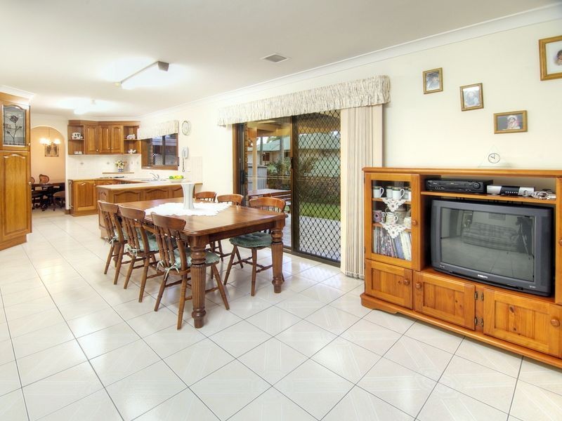 8 Pompadour Street, Sunnybank Hills QLD 4109