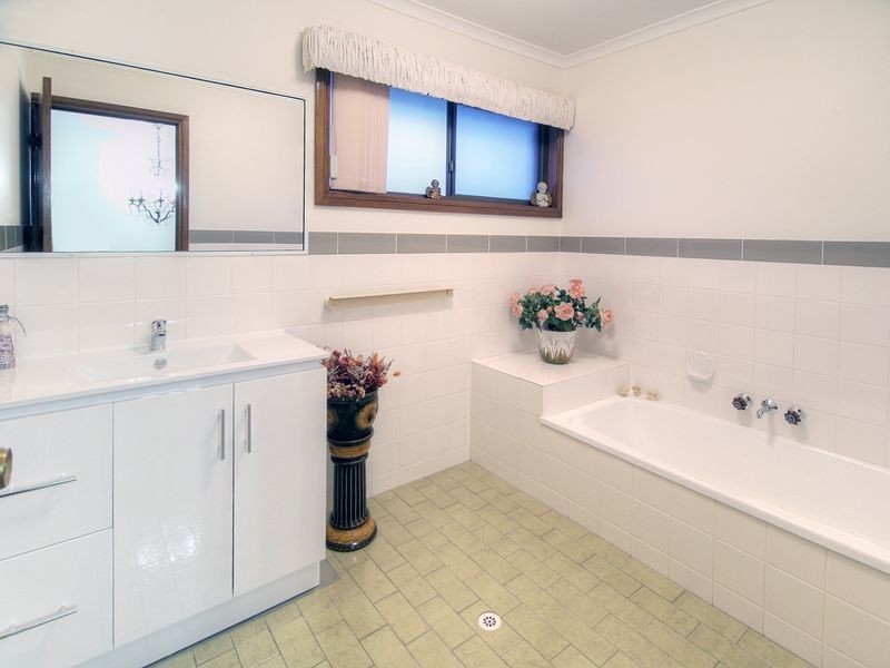 8 Pompadour Street, Sunnybank Hills QLD 4109