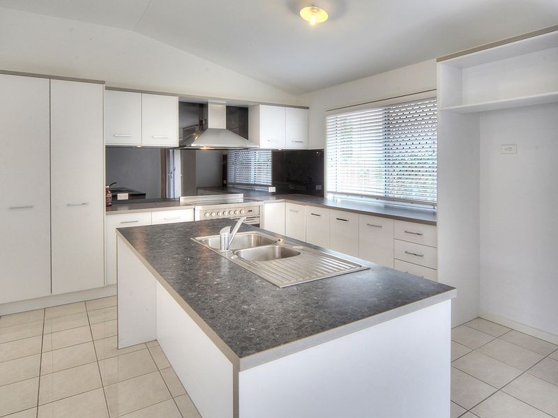 33 Bobbie Street, Parkinson QLD 4115