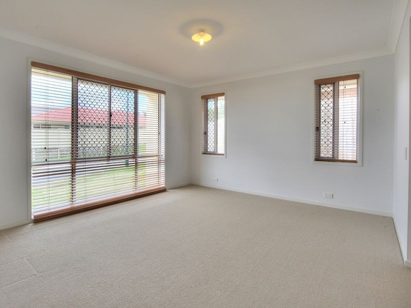 33 Bobbie Street, Parkinson QLD 4115