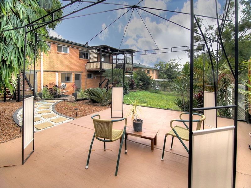 15 Hanover Street, Macgregor QLD 4109