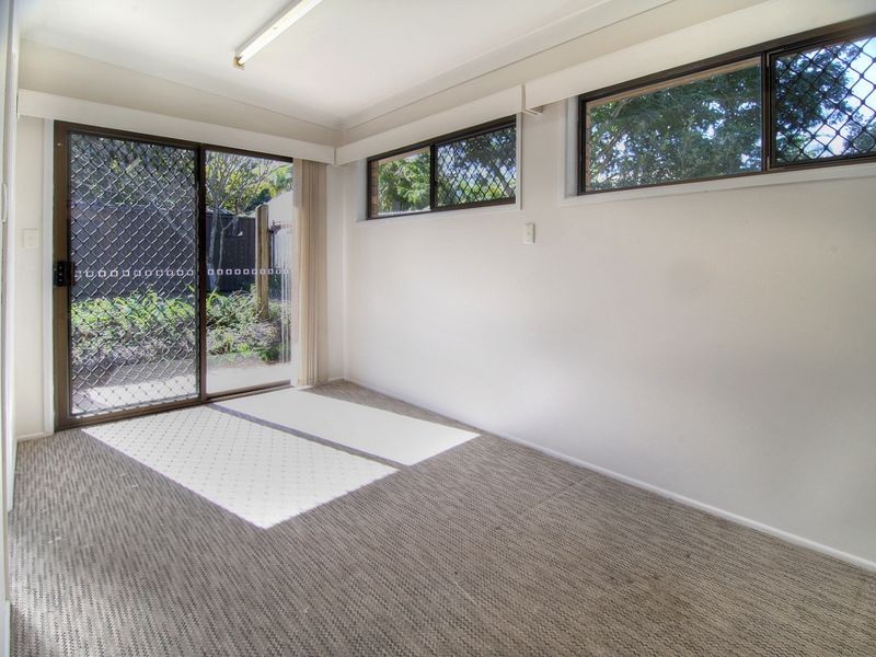 56 Metropole Street, Robertson QLD 4109