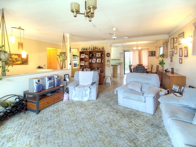 2 Tartarian Street, Macgregor QLD 4109