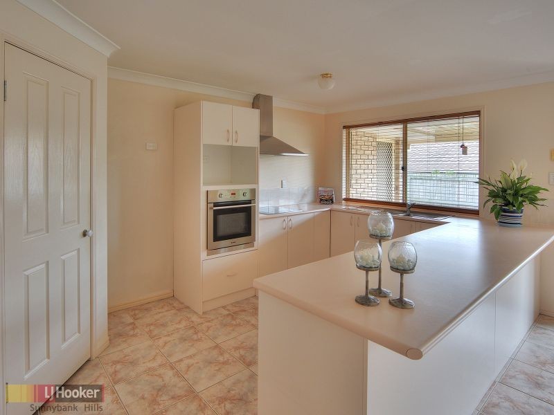 35 Poinsettia Crescent, Calamvale QLD 4116