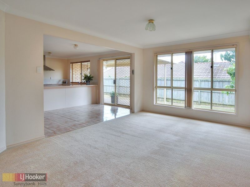 35 Poinsettia Crescent, Calamvale QLD 4116