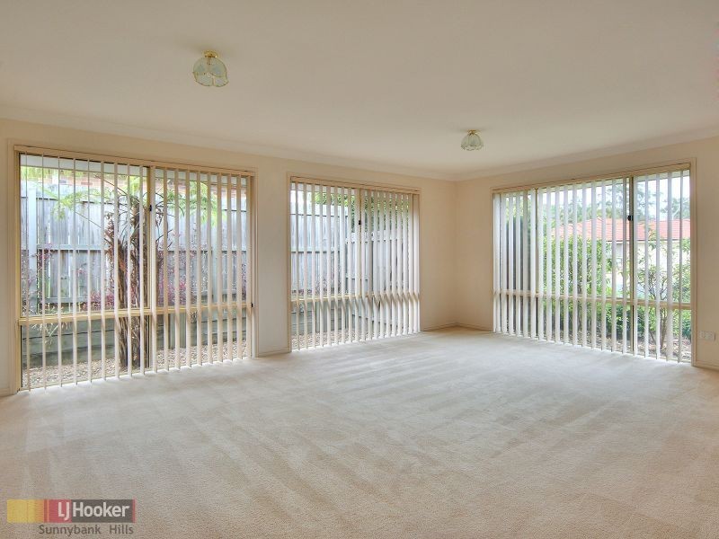 35 Poinsettia Crescent, Calamvale QLD 4116