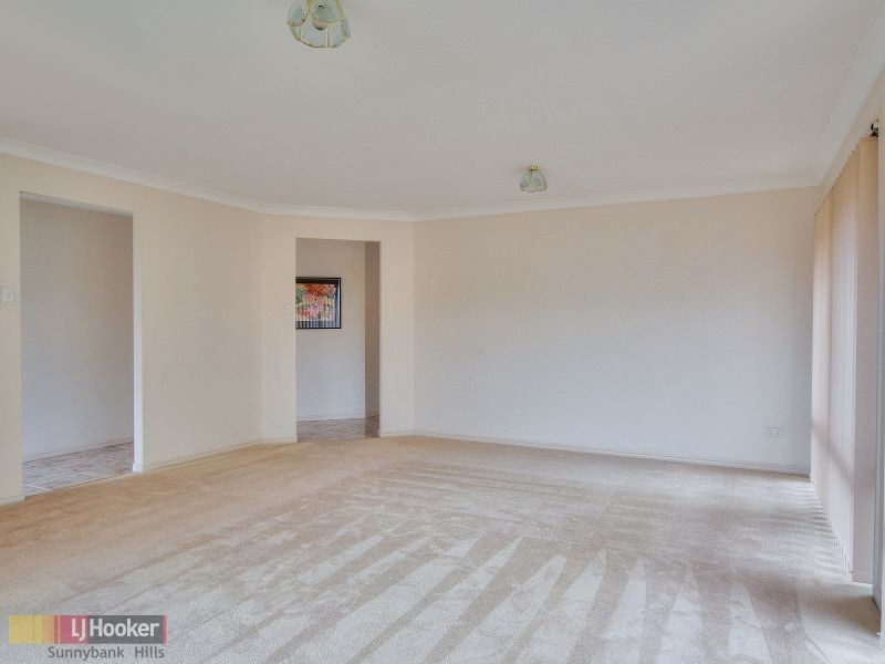 35 Poinsettia Crescent, Calamvale QLD 4116