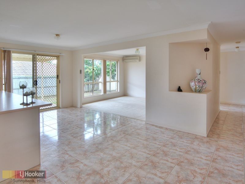 35 Poinsettia Crescent, Calamvale QLD 4116