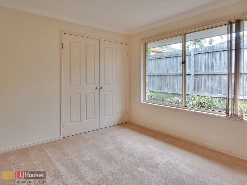 35 Poinsettia Crescent, Calamvale QLD 4116