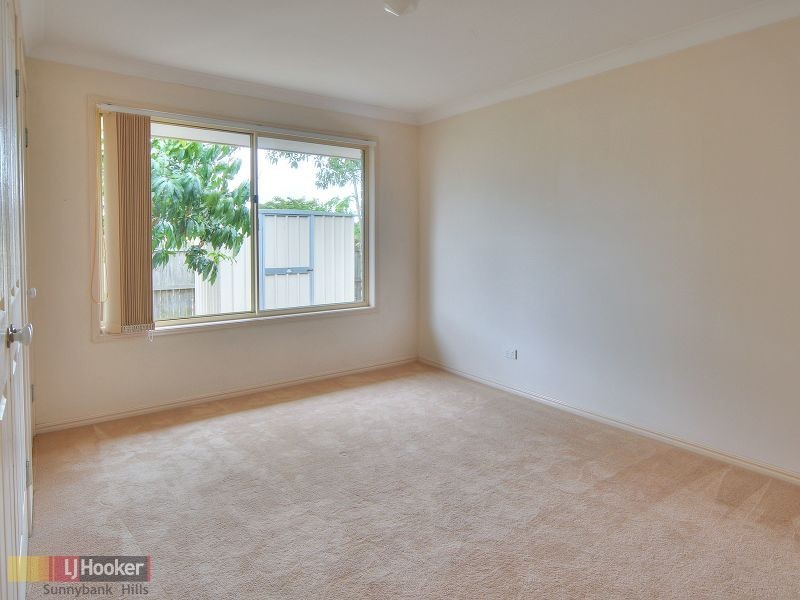 35 Poinsettia Crescent, Calamvale QLD 4116