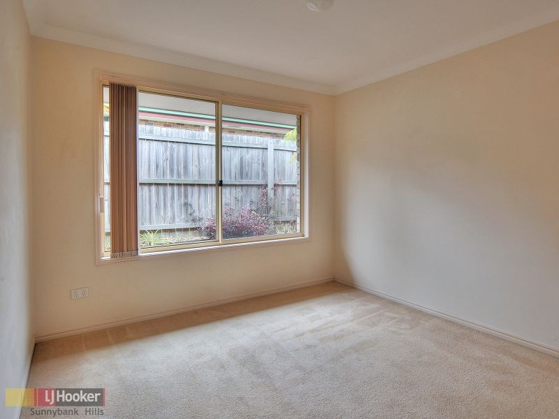 35 Poinsettia Crescent, Calamvale QLD 4116